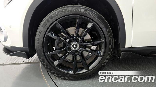 Mercedes-Benz GLA-Class 2018 — photo 5