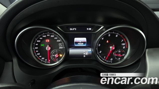 Mercedes-Benz GLA-Class 2018 — photo 8