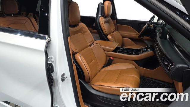 Lincoln Aviator 2022 — photo 10