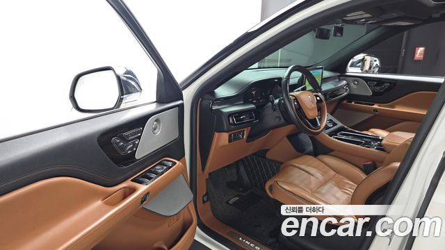 Lincoln Aviator 2022 — photo 11