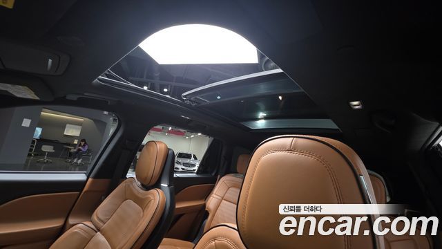 Lincoln Aviator 2022 — photo 18