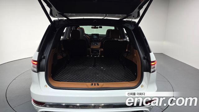 Lincoln Aviator 2022 — photo 20