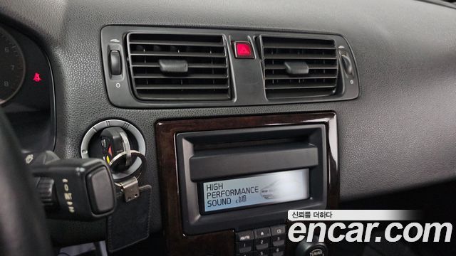 Volvo S40 2005 — photo 17