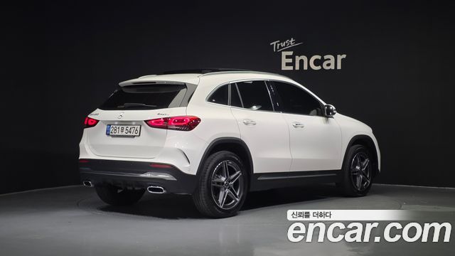 Mercedes-Benz GLA-Class 2022 — photo 2
