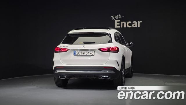 Mercedes-Benz GLA-Class 2022 — photo 4