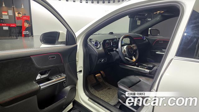 Mercedes-Benz GLA-Class 2022 — photo 10