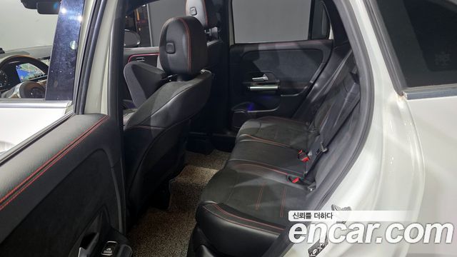 Mercedes-Benz GLA-Class 2022 — photo 11