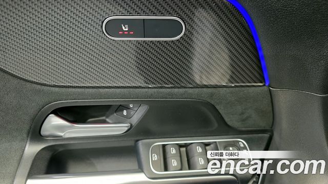 Mercedes-Benz GLA-Class 2022 — photo 14