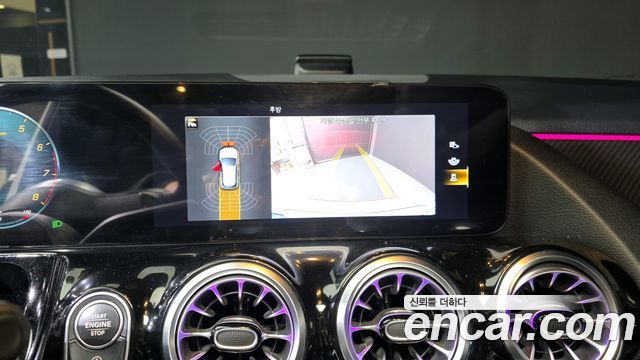 Mercedes-Benz GLA-Class 2022 — photo 16