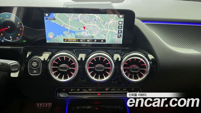 Mercedes-Benz GLA-Class 2022 — photo 18