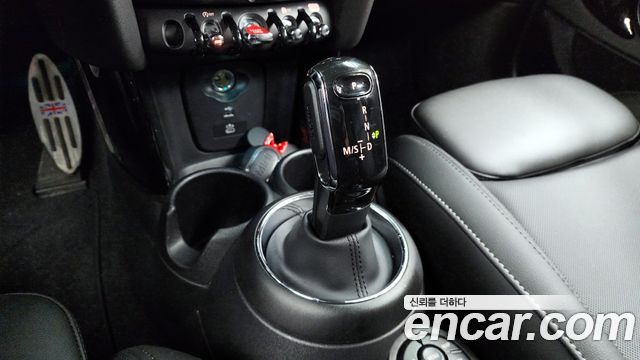 Mini Cooper 2020 — photo 9