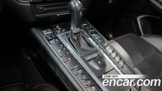 Porsche Macan 2018 — photo 9