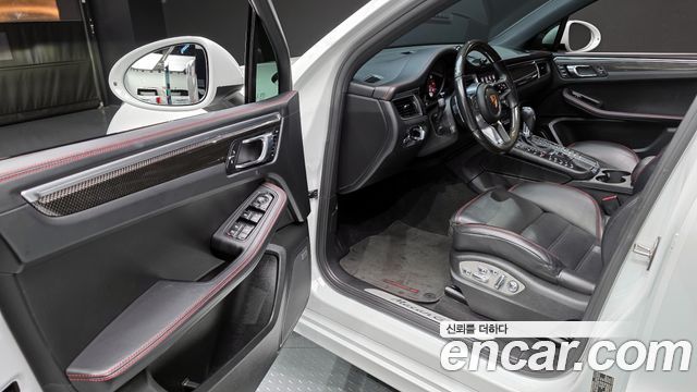 Porsche Macan 2018 — photo 11