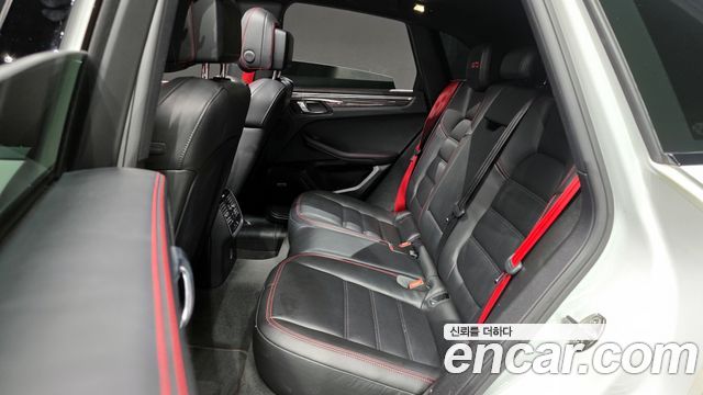 Porsche Macan 2018 — photo 12