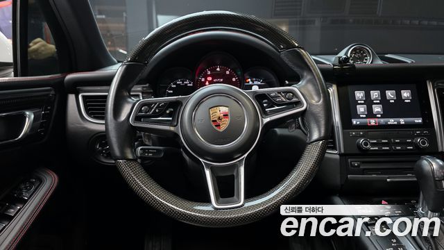 Porsche Macan 2018 — photo 13
