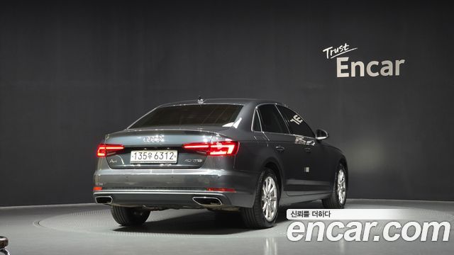 Audi A4 2019 — photo 2