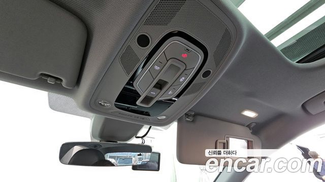Audi A4 2019 — photo 17