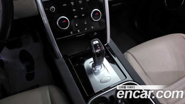 Land Rover Discovery Sport 2022 — photo 9