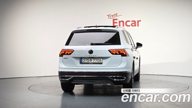 Volkswagen Tiguan 2023 — photo 4