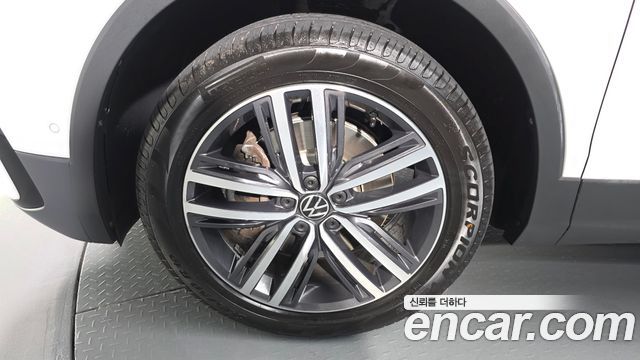Volkswagen Tiguan 2023 — photo 5