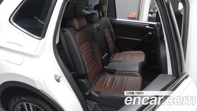 Volkswagen Tiguan 2023 — photo 11