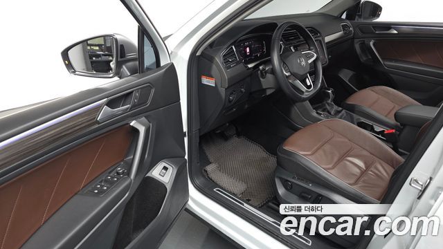 Volkswagen Tiguan 2023 — photo 12