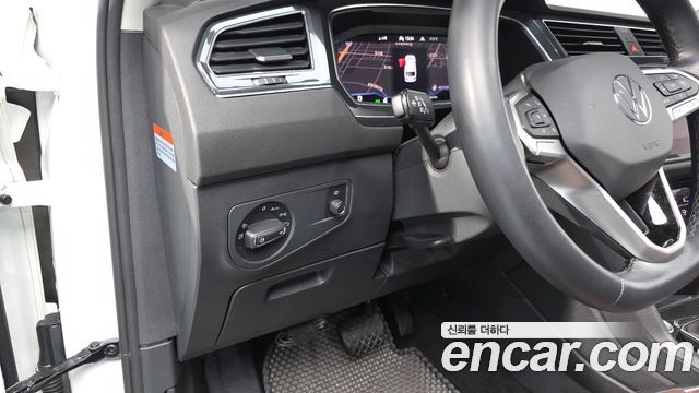 Volkswagen Tiguan 2023 — photo 13
