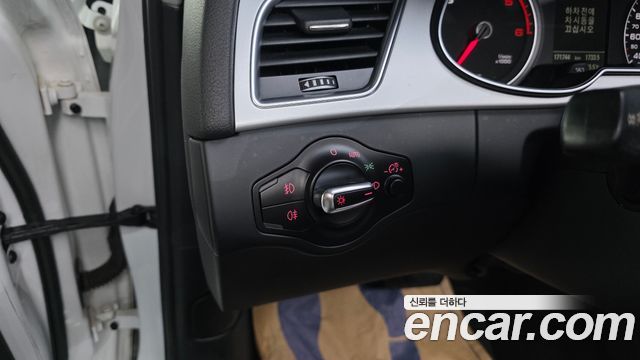 Audi A4 2016 — photo 18