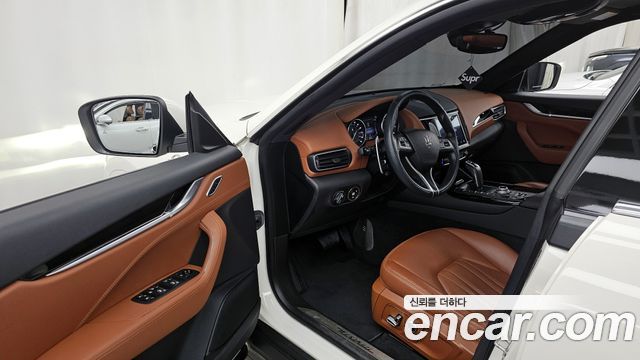 Maserati Levante 2022 — photo 10