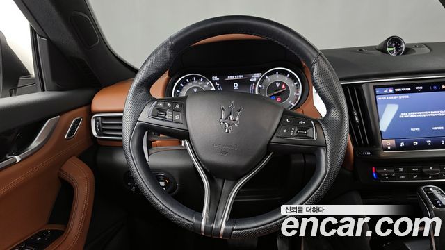 Maserati Levante 2022 — photo 13