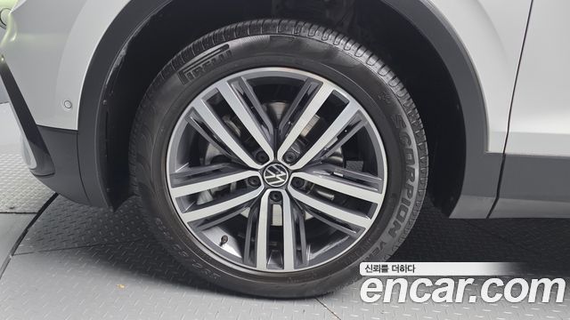 Volkswagen Tiguan 2023 — photo 5