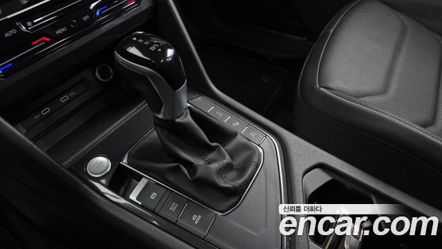 Volkswagen Tiguan 2023 — photo 9