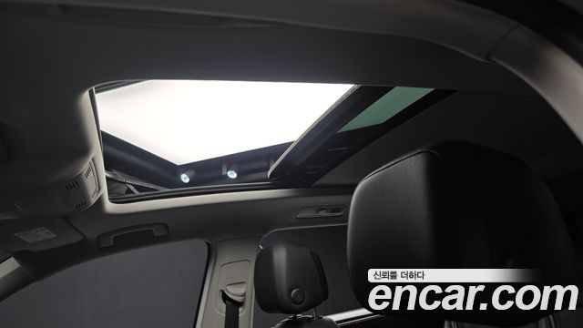 Volkswagen Tiguan 2023 — photo 18