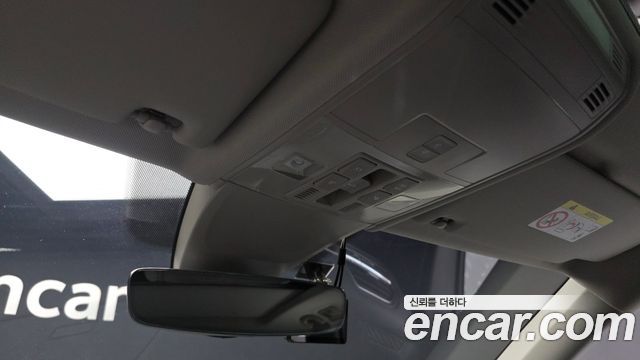 Volkswagen Tiguan 2023 — photo 19