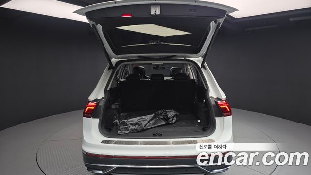 Volkswagen Tiguan 2023 — photo 20