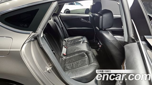 Audi A7 2012 — photo 11