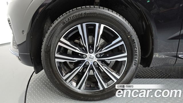Volvo XC60 2022 — photo 5