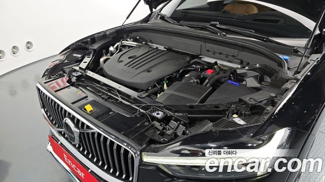 Volvo XC60 2022 — photo 6