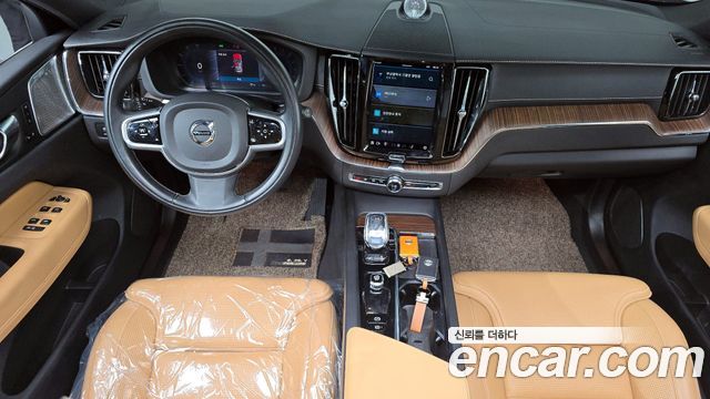 Volvo XC60 2022 — photo 7
