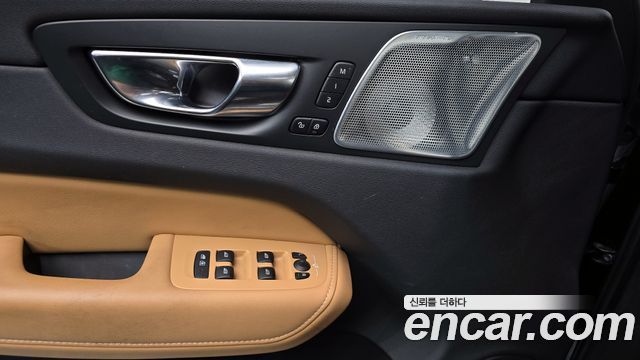 Volvo XC60 2022 — photo 18
