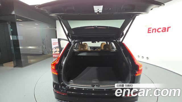 Volvo XC60 2022 — photo 20