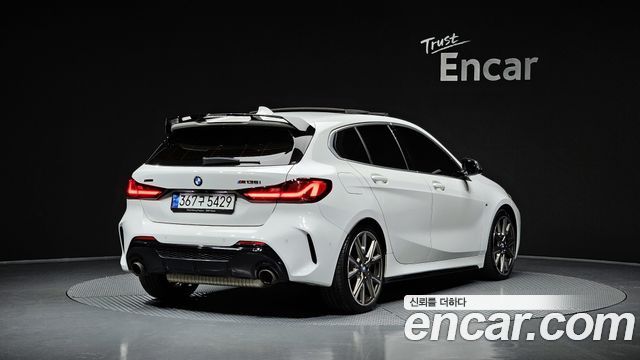 BMW 1-Series 2022 — photo 2