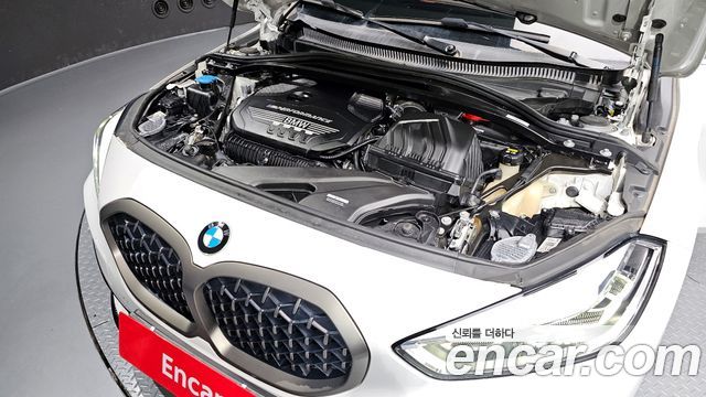 BMW 1-Series 2022 — photo 6