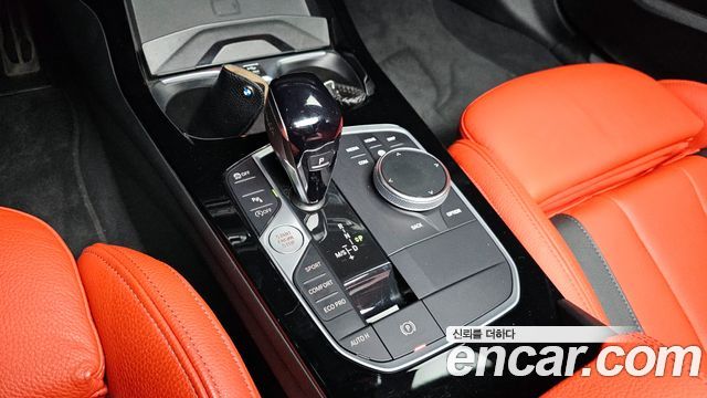 BMW 1-Series 2022 — photo 9