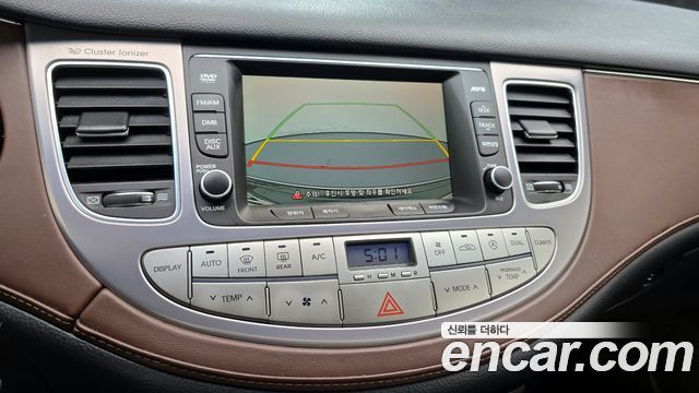 Hyundai Genesis 2012 — photo 17