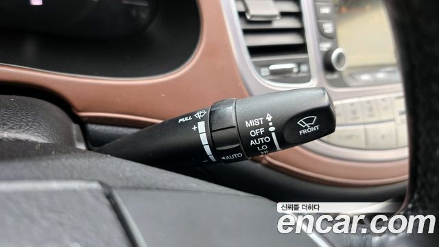 Hyundai Genesis 2012 — photo 18