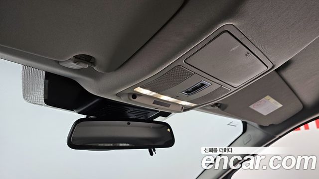 Land Rover Discovery Sport 2018 — photo 16