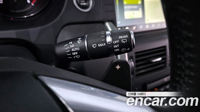 Land Rover Discovery Sport 2018 — photo 17