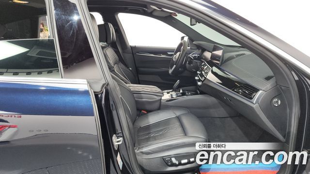 BMW Gran Turismo 2022 — photo 11