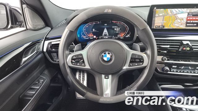 BMW Gran Turismo 2022 — photo 13